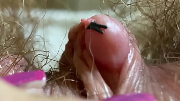 sunny leone pee up close in this