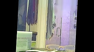 fat shower girlfriend blowing his oral