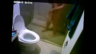hentay en la ducha