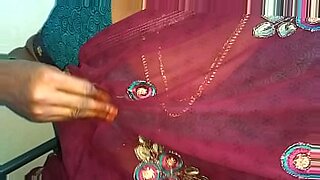 sunny leone removing her saree blouse brawith men