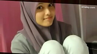 malay hijab girl blow on cam