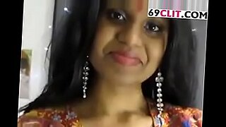 hot black girl with huge tits dildos ussy on cam