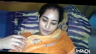 hidden cam catches sexy indian milf