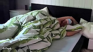 hot sex xoxoxo ibu tiri lagi tidur vs anak rare video