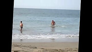jovencitas violadas forzadas a escondidas en la playa