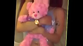 asian girl plays on cam