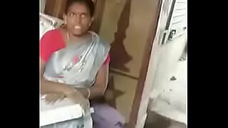 tamil aunty saree and blouse remove