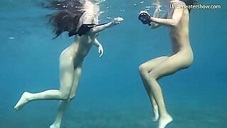 girl fart underwater