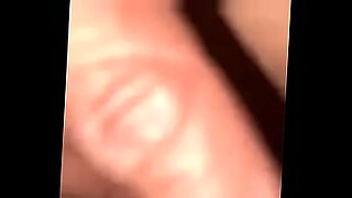men girls fingering kissing grinding pussies in scissors in the bedroom