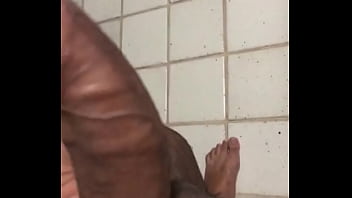 camera escondida filma mulher cagando no banheiro 2016