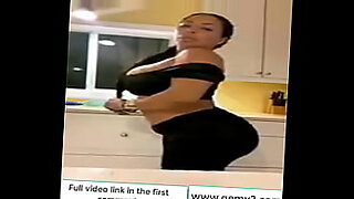 hot black girl with huge tits dildos ussy on cam