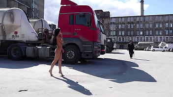 showing her nude body in public by snahbrandy