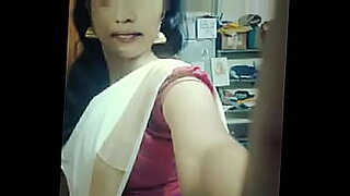 indian mom removing dress