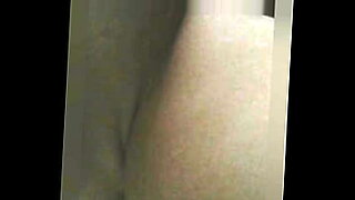 loirinha novinha na webcam mostrando a buceta
