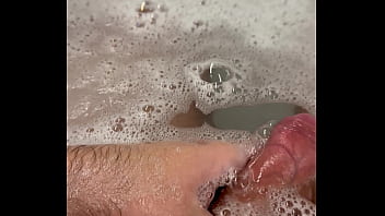 solo squirt in slow motion