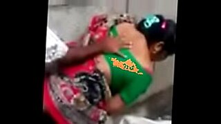 upeer part ko kiss krne ka video from bhojpuri me bada bada dud